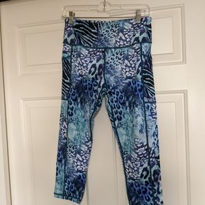 Brand New Size M Constantly Varied Gear (CVG) Wild Thing Capri Leggings